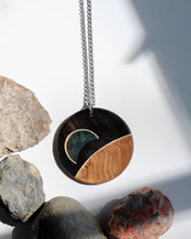 Load image into Gallery viewer, Pendant: Earthset