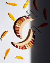 Load image into Gallery viewer, Crescent Curve