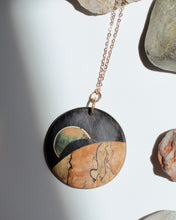 Load image into Gallery viewer, Pendant: Earthset