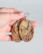 Load image into Gallery viewer, Spalted Diamond Grid
