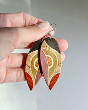 Load image into Gallery viewer, Floral Leaf