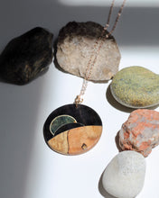Load image into Gallery viewer, Pendant: Earthset
