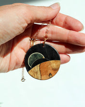 Load image into Gallery viewer, Pendant: Earthset

