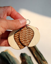 Load image into Gallery viewer, Diamond Grid
