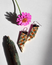 Load image into Gallery viewer, Cascading Diamonds
