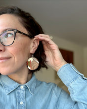 Load image into Gallery viewer, Radiant Gradient
