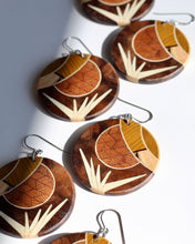 Load image into Gallery viewer, Geometric Shine
