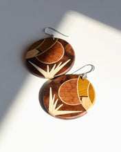 Load image into Gallery viewer, Geometric Shine
