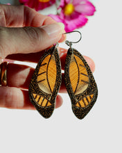 Load image into Gallery viewer, Monarch Wing
