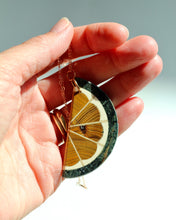 Load image into Gallery viewer, Pendant: Citrus Slices - Lime
