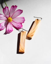 Load image into Gallery viewer, Slender Woodgrain
