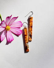 Load image into Gallery viewer, Slender Woodgrain
