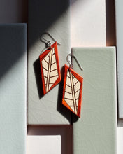 Load image into Gallery viewer, Cubed Leaf
