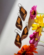 Load image into Gallery viewer, Monarch Wing
