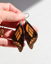 Load image into Gallery viewer, Monarch Wing
