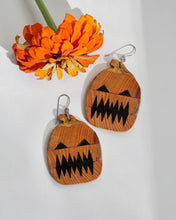 Load image into Gallery viewer, Jack-O-Lantern
