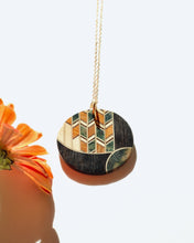 Load image into Gallery viewer, Pendant: Sweeping Diamond
